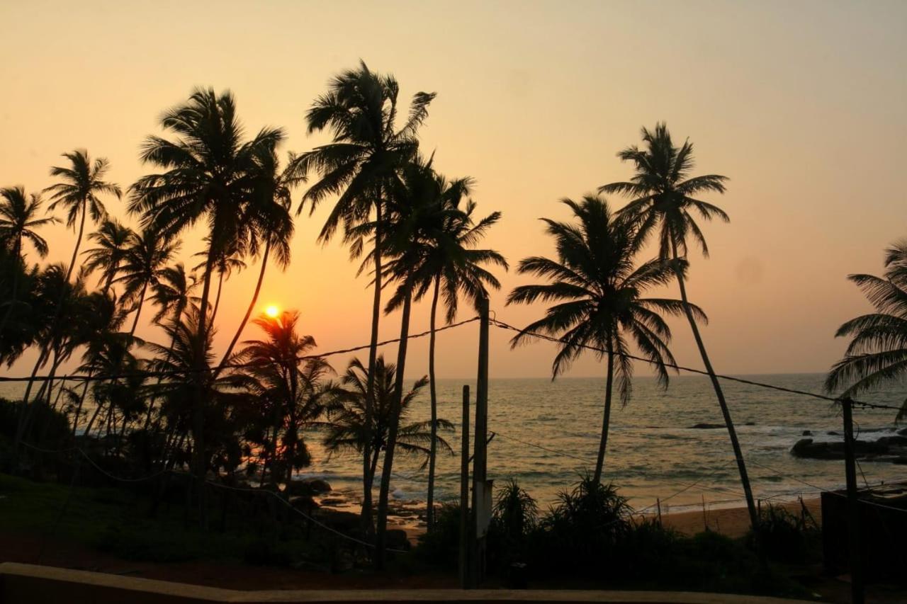 Dinuli Home Stay Ахунгалла Экстерьер фото