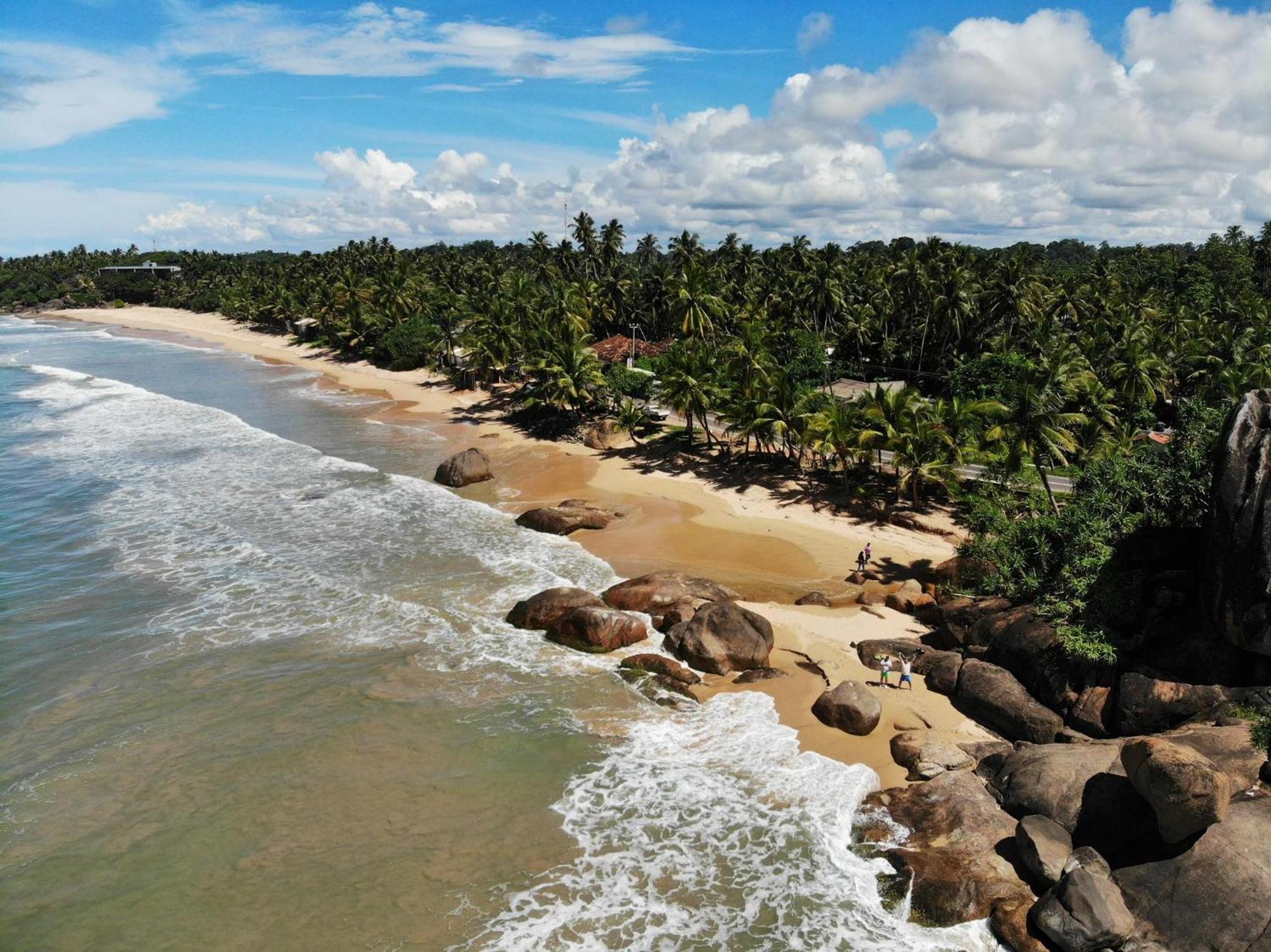 Dinuli Home Stay Ахунгалла Экстерьер фото